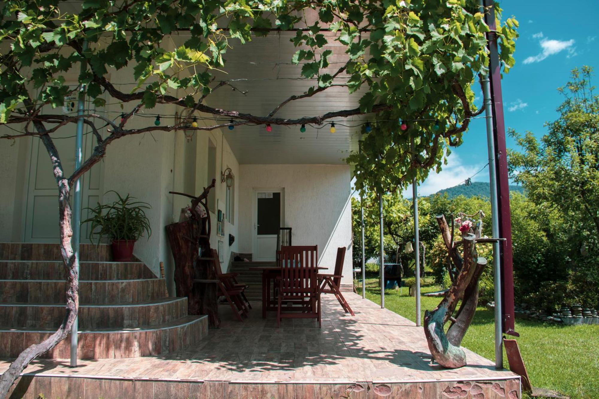 Guest House Melissa Duisi Екстериор снимка